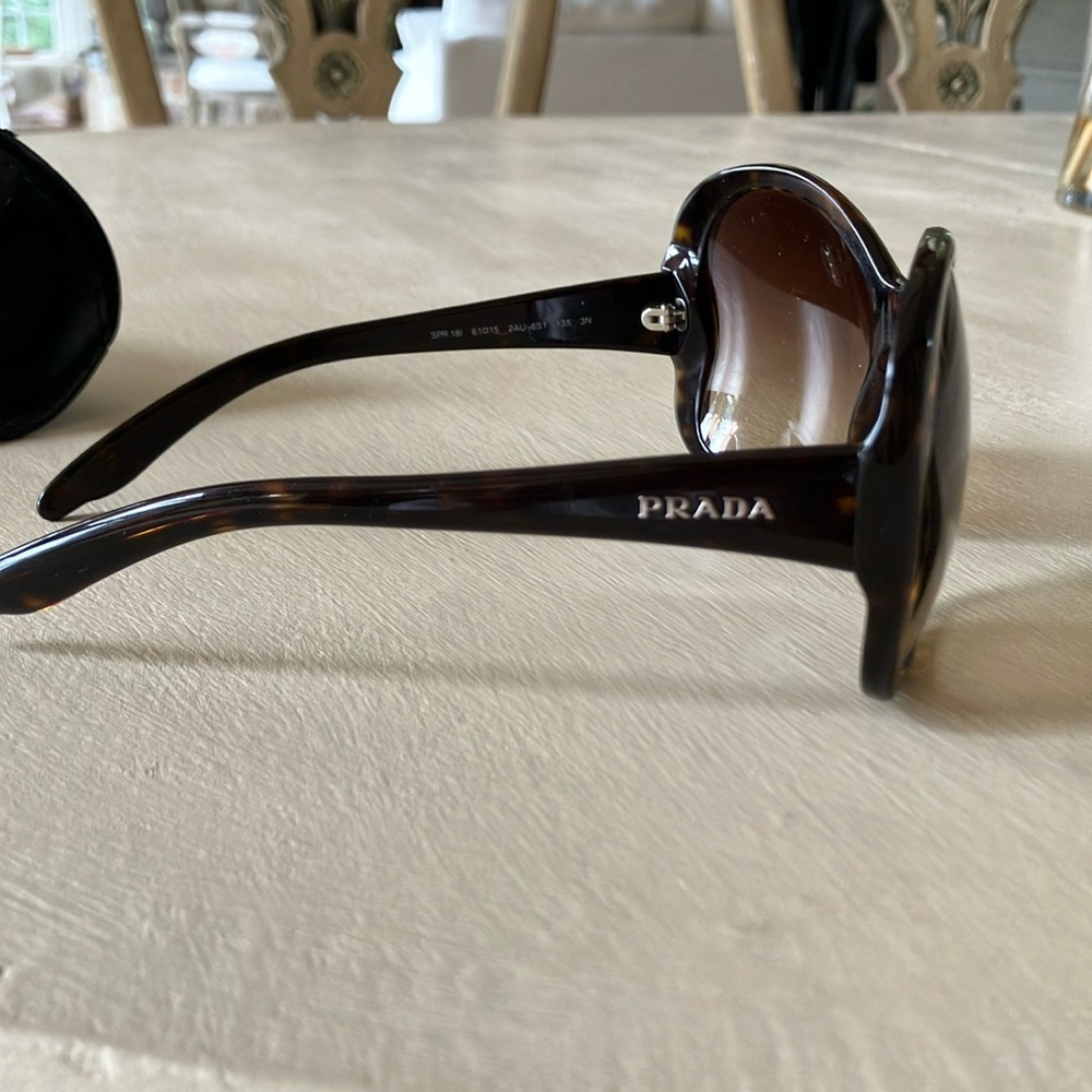 Authentic Prada tortoise butterfly shape sunglasses. Perfect for fall!